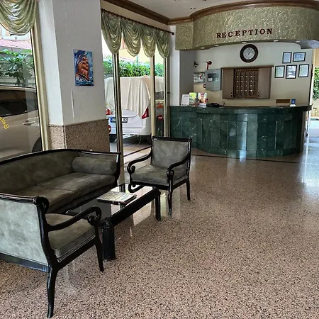 萨利森公寓酒店 阿拉尼亚