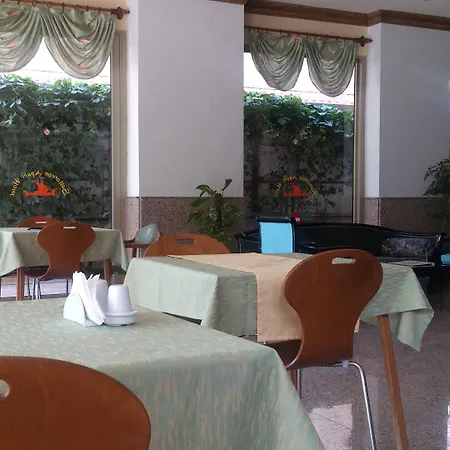 萨利森公寓酒店 3*