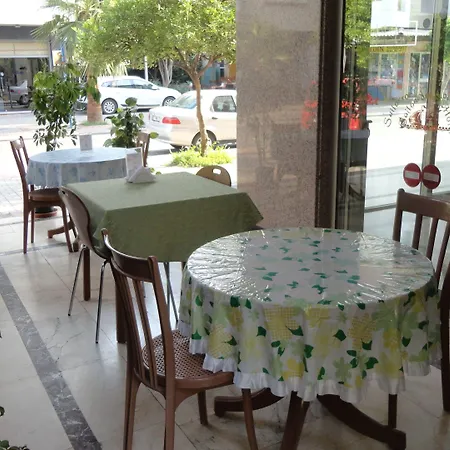 萨利森公寓酒店 公寓式酒店 阿拉尼亚