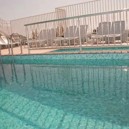 萨利森公寓酒店 3*